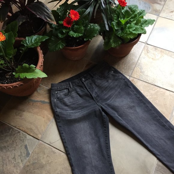 AEO High-Waist Button-Front Jeans (like NEW) - Picture 11 of 16